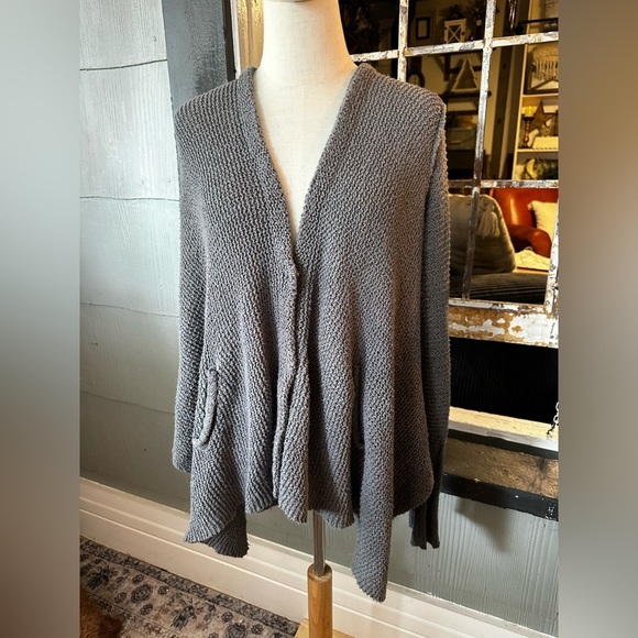 FREE PEOPLE Gray Cardigan Sweater Rib V-Neck Shark Bite Hem - Picture 2 of 6